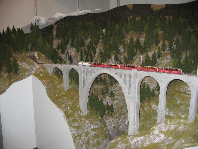 Viaducto de Wiesen en el puesto de Bemo